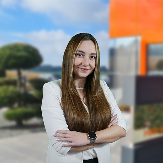 Verena Mayr Customer Service