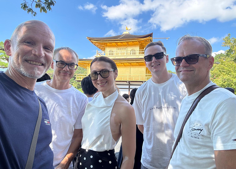 2610_Japan_Tempel Gruppenfoto